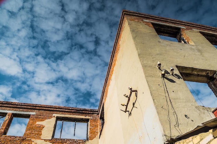 low-angle-view-building-against-sky_29136-4124